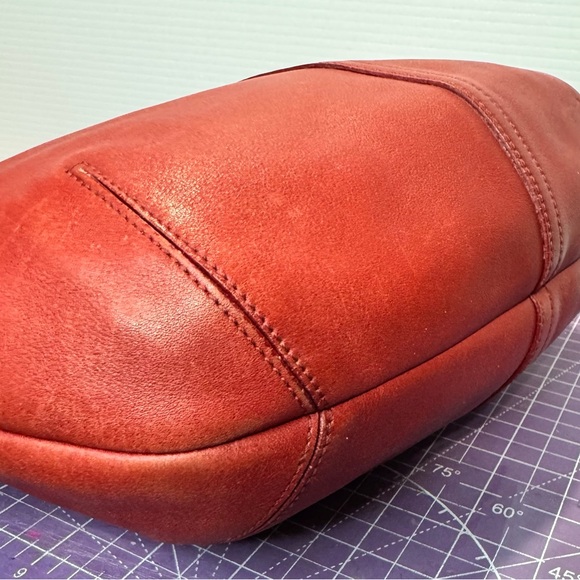 Vintage Coach Ergo hobo in red - Picture 5 of 10